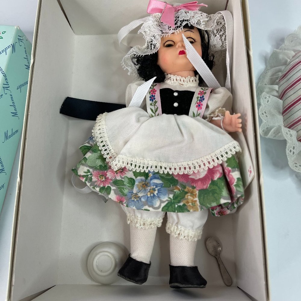 Madame Alexander 13500 Little Miss Muffet 8” Doll w/ Box & Papers